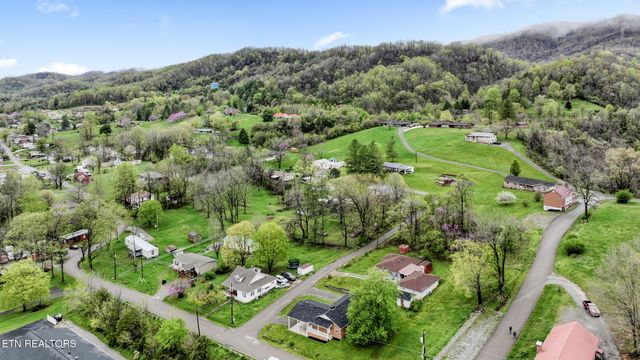 108 Burke St, Pennington Gap, VA 24277