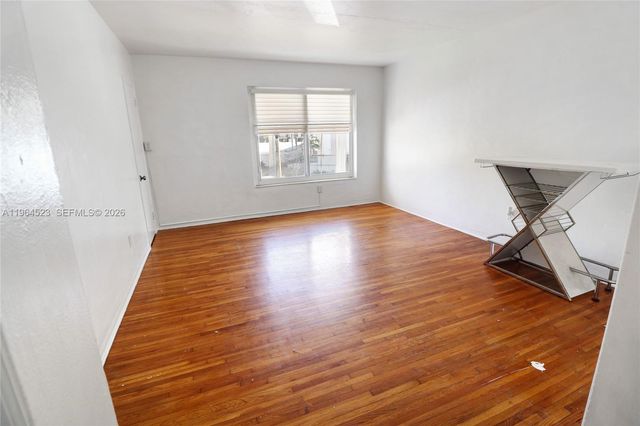 8100 Crespi Blvd 3, Miami Beach, FL 33141