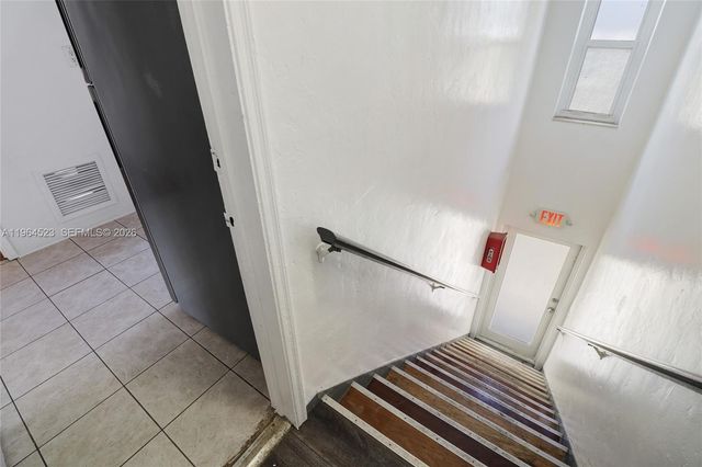 8100 Crespi Blvd 3, Miami Beach, FL 33141