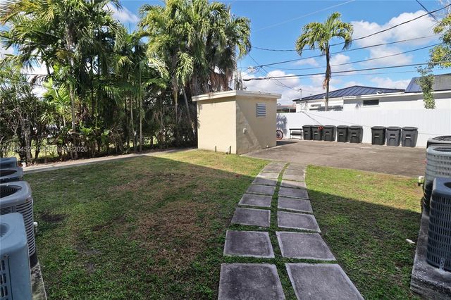 8100 Crespi Blvd 3, Miami Beach, FL 33141