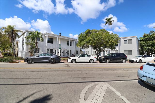 8100 Crespi Blvd 3, Miami Beach, FL 33141