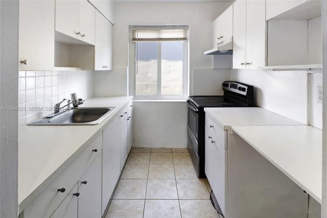 8100 Crespi Blvd 3, Miami Beach, FL 33141