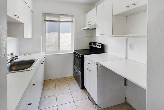 8100 Crespi Blvd 3, Miami Beach, FL 33141