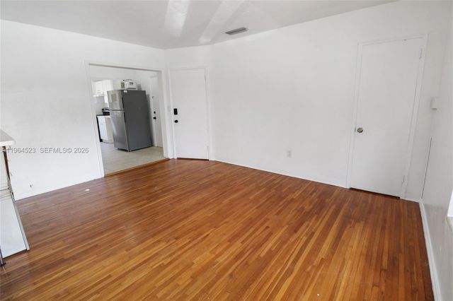 8100 Crespi Blvd 3, Miami Beach, FL 33141