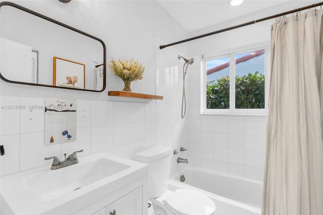 1425 Venetia Ave, Coral Gables, FL 33134