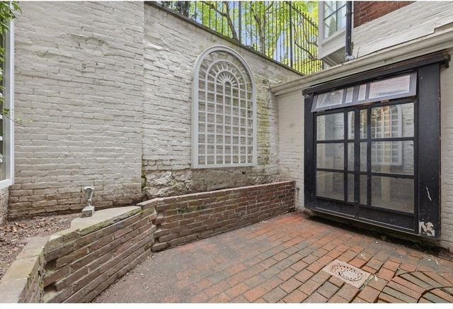 11 West Cedar, Boston, MA 02108