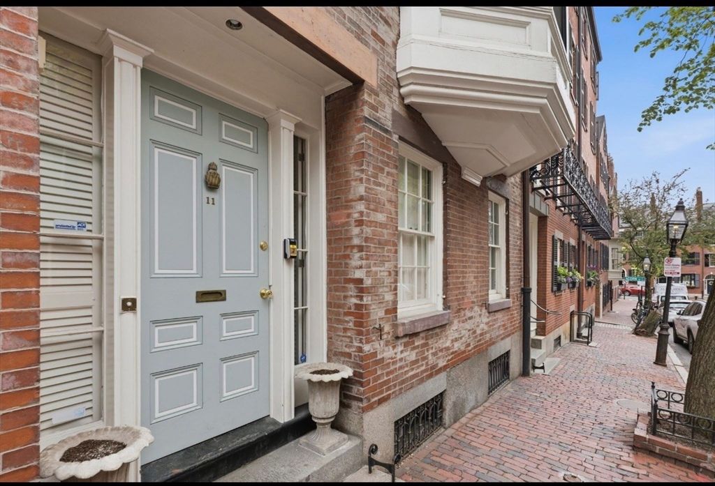 11 West Cedar, Boston, MA 02108