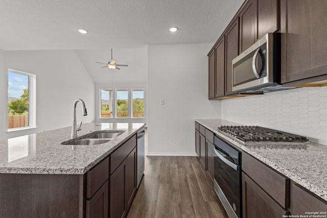 2432 Barkey Springs, San Antonio, TX 78245