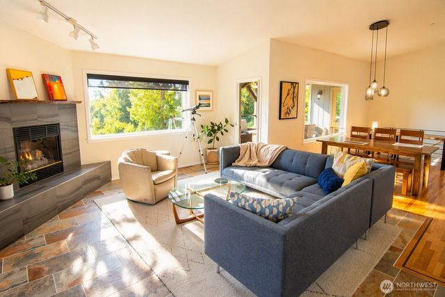 12415 6th Avenue NW, Gig Harbor, WA 98332