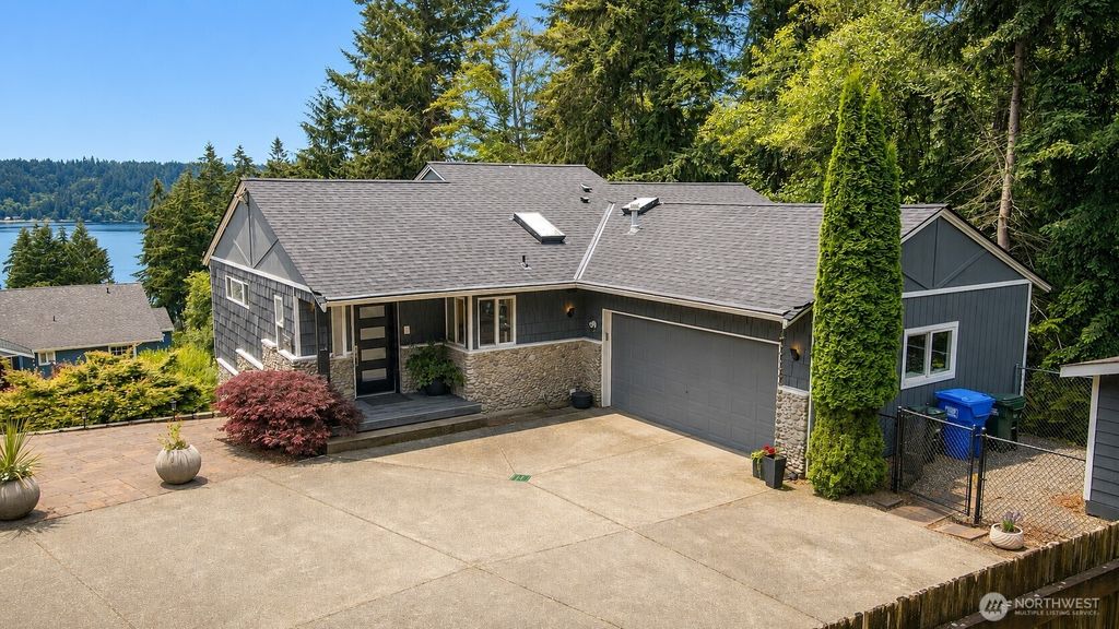 12415 6th Avenue NW, Gig Harbor, WA 98332