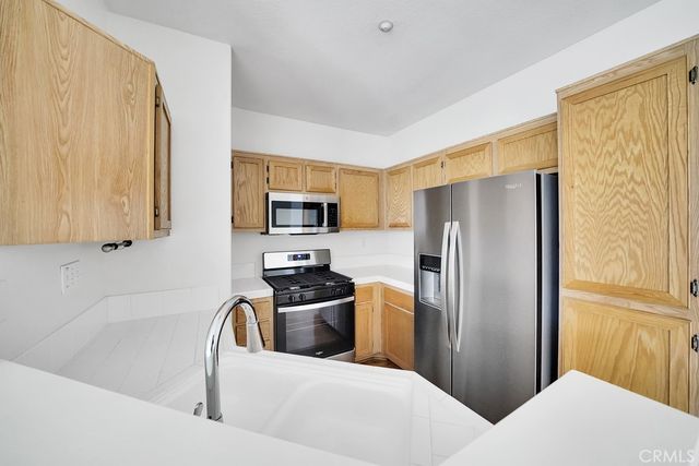 1402 Elk Grove, Irvine, CA 92618