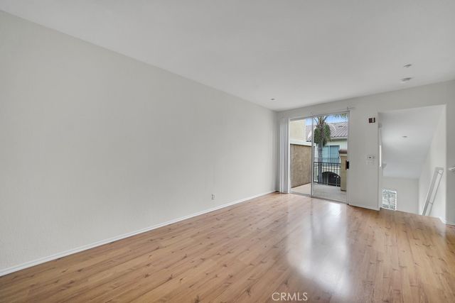 1402 Elk Grove, Irvine, CA 92618