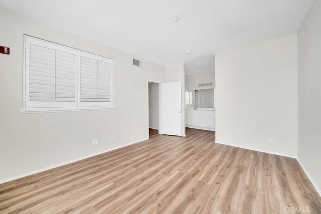 1402 Elk Grove, Irvine, CA 92618