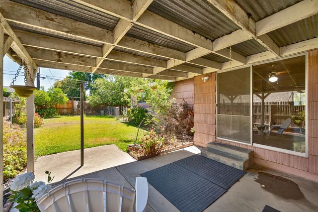 6737 21st St, Sacramento, CA 95822