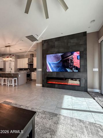 715 E SILVER FOX Way, Phoenix, AZ 85048