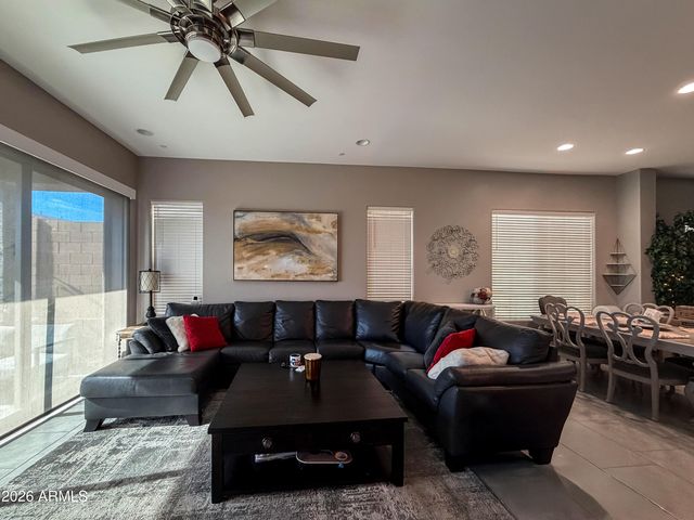 715 E SILVER FOX Way, Phoenix, AZ 85048