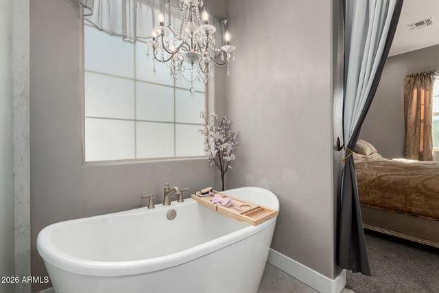 715 E SILVER FOX Way, Phoenix, AZ 85048