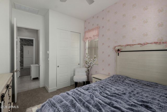 715 E SILVER FOX Way, Phoenix, AZ 85048