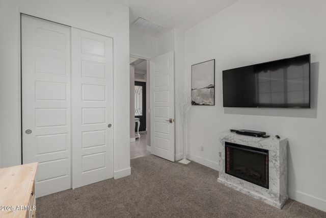 715 E SILVER FOX Way, Phoenix, AZ 85048