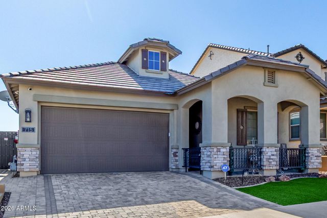 715 E SILVER FOX Way, Phoenix, AZ 85048