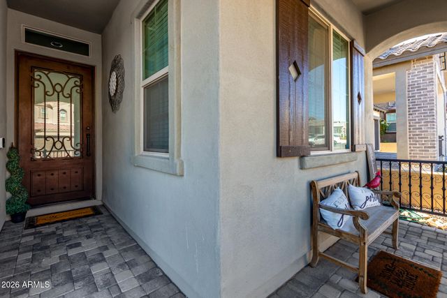 715 E SILVER FOX Way, Phoenix, AZ 85048