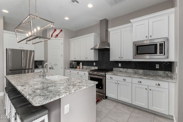 715 E SILVER FOX Way, Phoenix, AZ 85048