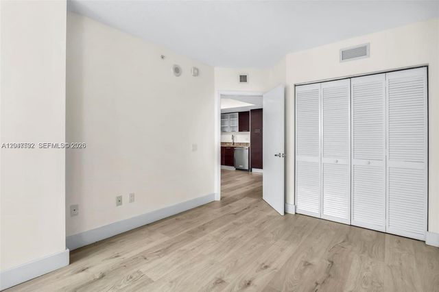41 SE 5th St 1709, Miami, FL 33131