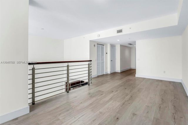 41 SE 5th St 1709, Miami, FL 33131
