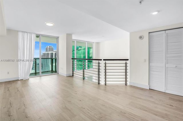 41 SE 5th St 1709, Miami, FL 33131