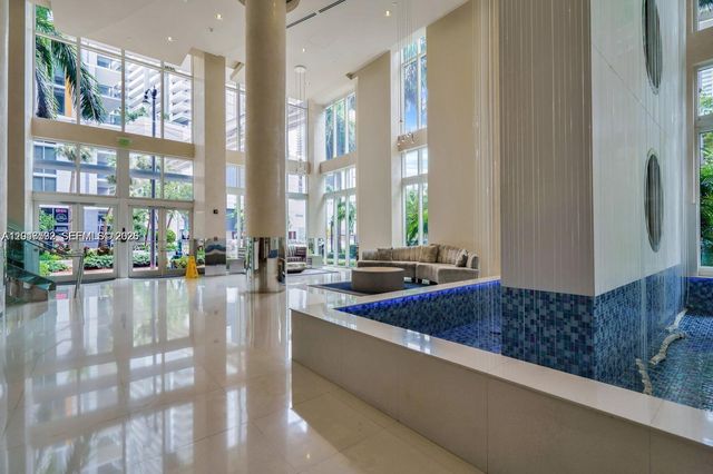 41 SE 5th St 1709, Miami, FL 33131