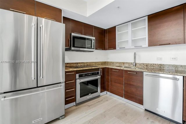 41 SE 5th St 1709, Miami, FL 33131