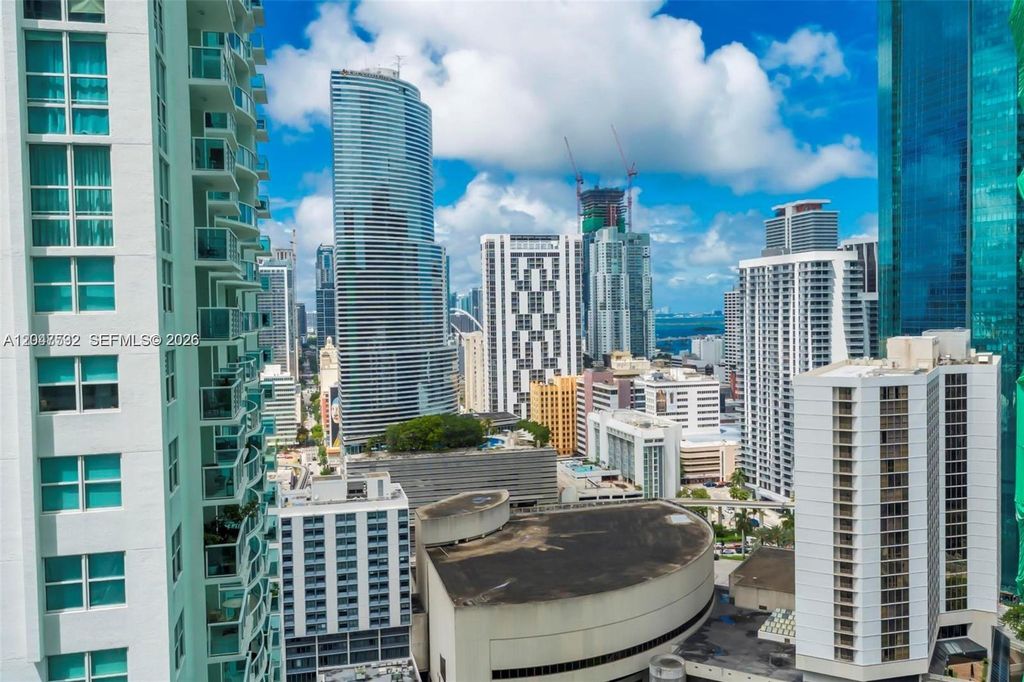 41 SE 5th St 1709, Miami, FL 33131