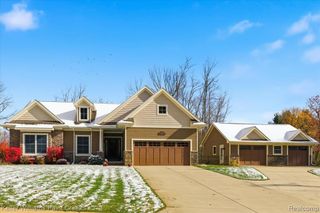 1900 Laflamme Court, White Lake, MI 48386