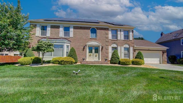 43 Homestead Circle, Marlboro, NJ 07746
