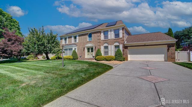 43 Homestead Circle, Marlboro, NJ 07746
