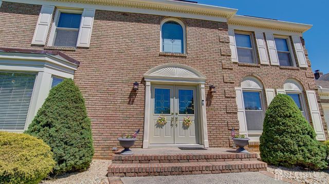 43 Homestead Circle, Marlboro, NJ 07746