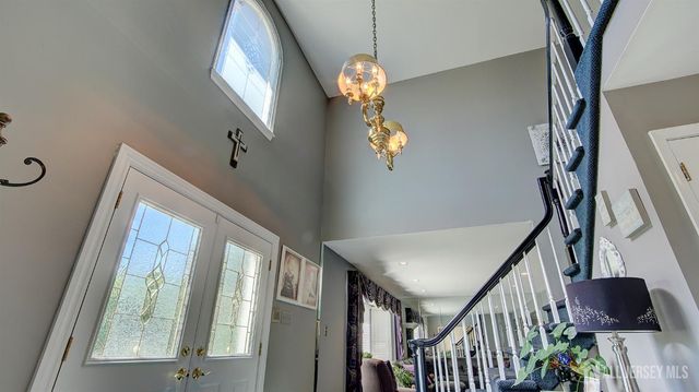 43 Homestead Circle, Marlboro, NJ 07746