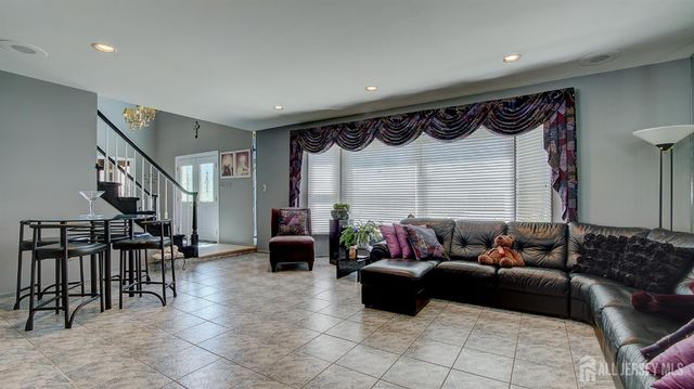 43 Homestead Circle, Marlboro, NJ 07746