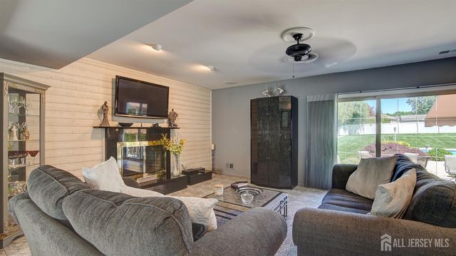 43 Homestead Circle, Marlboro, NJ 07746