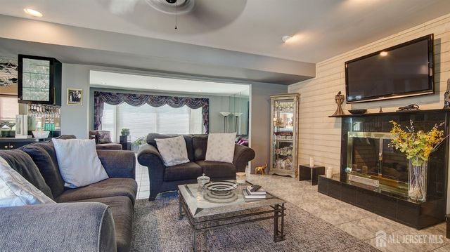 43 Homestead Circle, Marlboro, NJ 07746