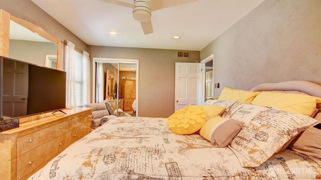 43 Homestead Circle, Marlboro, NJ 07746