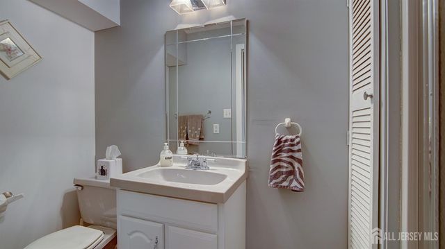 43 Homestead Circle, Marlboro, NJ 07746