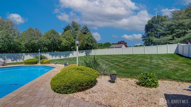 43 Homestead Circle, Marlboro, NJ 07746