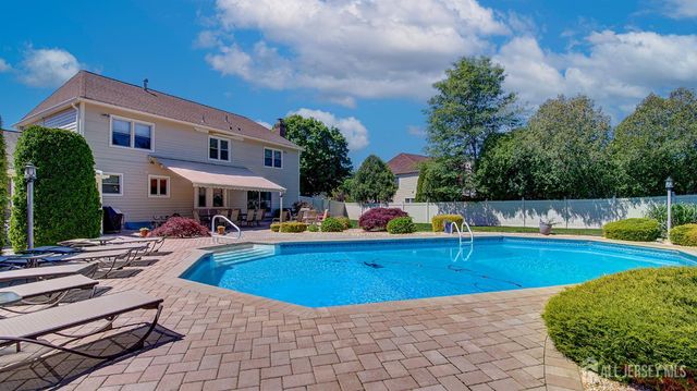 43 Homestead Circle, Marlboro, NJ 07746