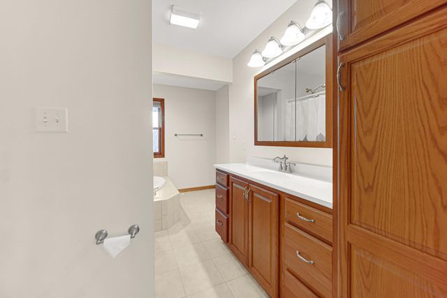 598 W 100 N, Valparaiso, IN 46385