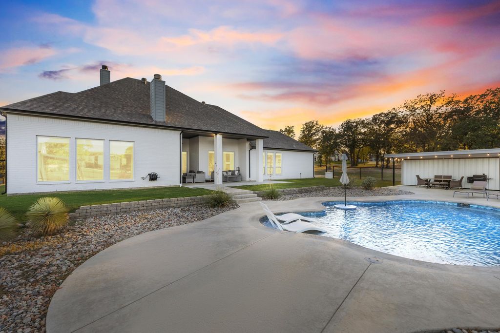 2024 Antler Loop, Poolville, TX 76487