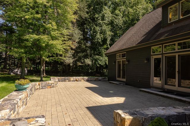 13 Apple Summit Lane, Lagrangeville, NY 12540