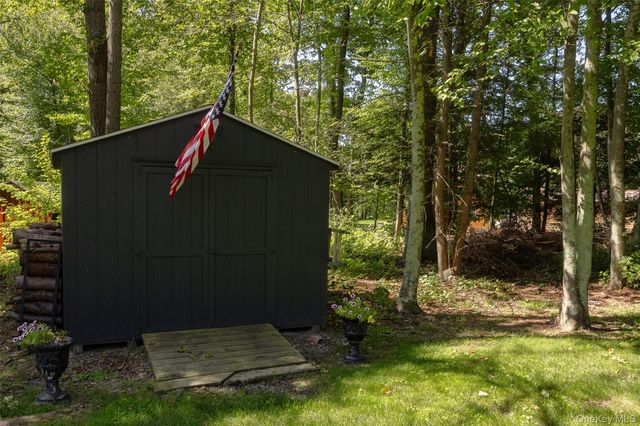 13 Apple Summit Lane, Lagrangeville, NY 12540