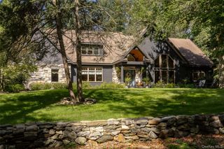13 Apple Summit Lane, Lagrangeville, NY 12540