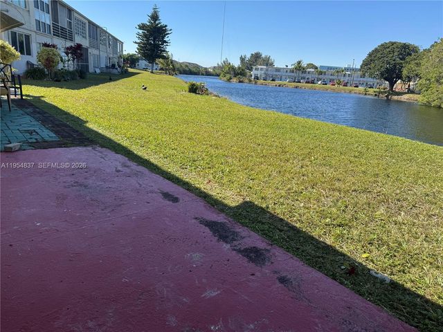 20320 NE 2nd Ave 7, Miami Gardens, FL 33179